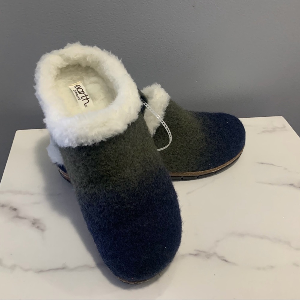 Earth umbre bluegreen wool slides women’s size 10